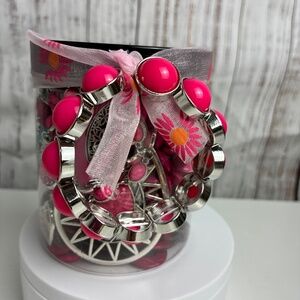 Mystery Treasure 16 oz Jar - Lot 0225